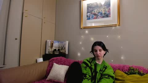 Mia online show from December 14, 2024, 7:29 am