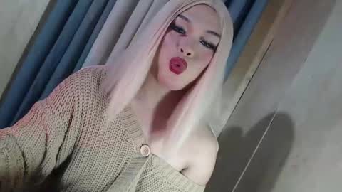 Snapshot of fantasticcock69_daniella chatting on May 25, 2026, 4:07 am DANIELLA - DONT FORGET TO GIVE ME A THUMBSU UP online show from May 25, 2026, 4:07 am