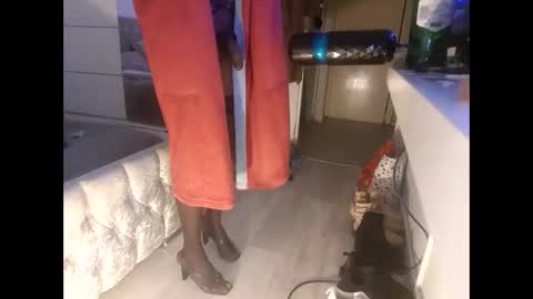 fantasticdeee online show from January 11, 2025, 6:35 am