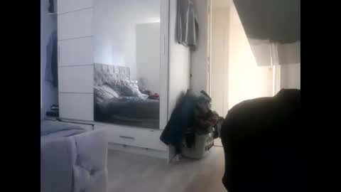 fantasticdeee online show from February 6, 2026, 1:58 pm