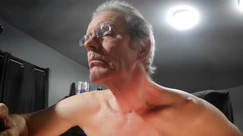 Snapshot of fantasyresort chatting on January 2, 2025, 3:58 am fantasyresort online show from January 2, 2025, 3:58 am