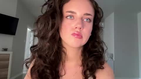 Snapshot of farrahburde chatting on July 26, 2026, 1:07 pm Mia online show from July 26, 2026, 1:07 pm