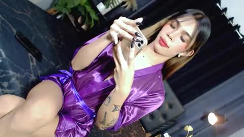 Snapshot of fascinatingtransvalerie chatting on February 21, 2025, 6:04 pm fascinatingtransvalerie online show from February 21, 2025, 6:04 pm