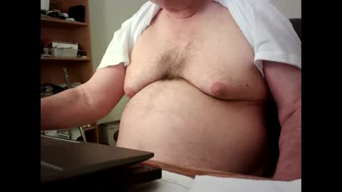 Snapshot of fatbellyitalian chatting on September 28, 2025, 12:32 pm fatbellyitalian online show from September 28, 2025, 12:32 pm