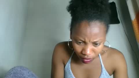 fayence09 online show from October 5, 2025, 9:56 pm