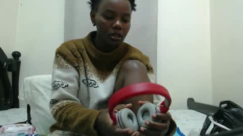 Snapshot of fayrie1 chatting on October 5, 2025, 4:33 am fayrie1 online show from October 5, 2025, 4:33 am