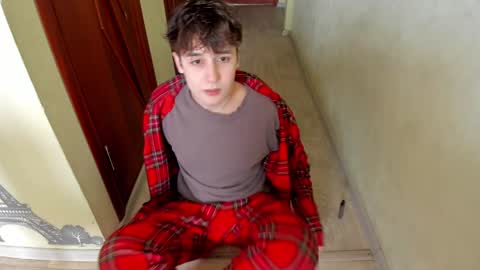 Snapshot of fckmikh chatting on December 13, 2024, 9:35 am Michael online show from December 13, 2024, 9:35 am