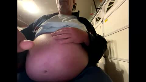 feedmyhugebelly online show from May 27, 2026, 2:41 am