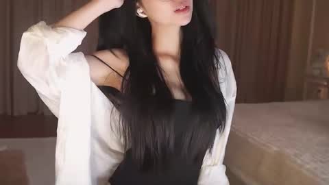 feel_me_00 online show from November 16, 2025, 10:48 pm