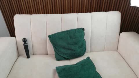 Feelena online show from February 26, 2026, 8:30 pm