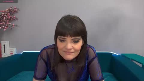 Snapshot of feelsgoodwoman chatting on October 8, 2025, 2:53 am Laura online show from October 8, 2025, 2:53 am