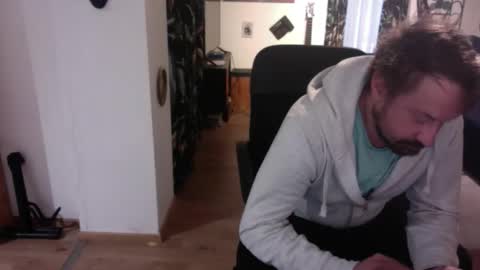 feetkissboy online show from November 9, 2025, 6:33 am