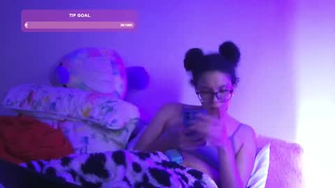 Snapshot of feetnymph chatting on February 2, 2025, 7:46 pm Soley online show from February 2, 2025, 7:46 pm