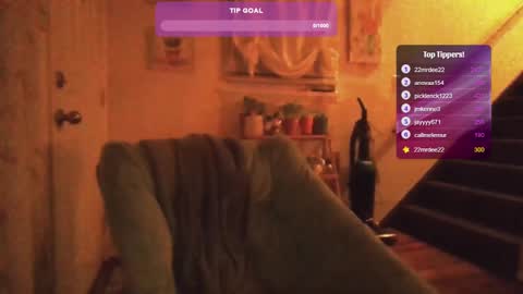 Snapshot of feetnymph chatting on March 6, 2025, 12:10 am Soley online show from March 6, 2025, 12:10 am