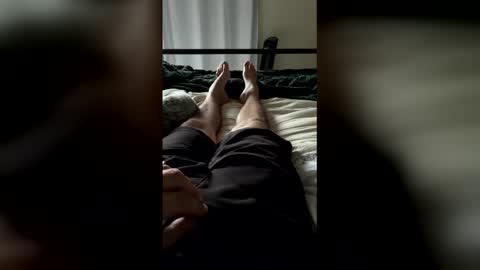 FEETOMINES online show from June 2, 2026, 2:46 am