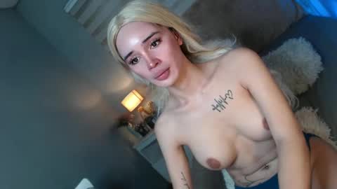 Snapshot of feisty_woman chatting on March 6, 2025, 4:52 am Prianka online show from March 6, 2025, 4:52 am