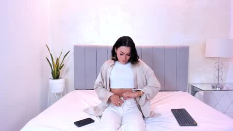 felicia_whitee online show from September 16, 2025, 2:29 pm