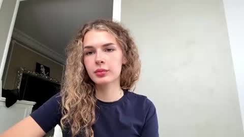 Zoe online show from July 26, 2026, 12:56 pm