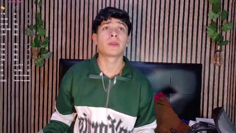 felipe_boy_18 online show from September 17, 2025, 2:57 am