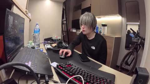 Snapshot of felix0420 chatting on March 29, 2026, 12:10 am felix0420 online show from March 29, 2026, 12:10 am