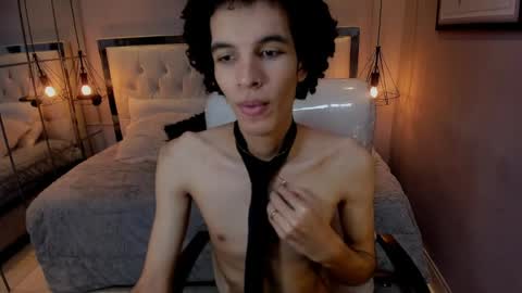 Snapshot of felix_haze chatting on May 22, 2026, 5:51 pm FELIPE online show from May 22, 2026, 5:51 pm