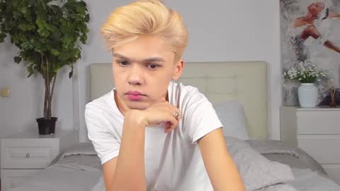 Snapshot of felix_rey chatting on February 7, 2025, 10:20 pm Felix online show from February 7, 2025, 10:20 pm