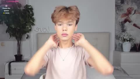 Snapshot of felix_rey chatting on September 27, 2025, 5:51 pm Felix online show from September 27, 2025, 5:51 pm