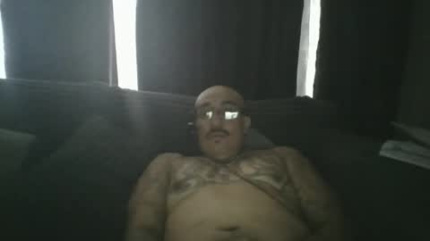 felixrlarios25 online show from April 30, 2026, 4:35 pm