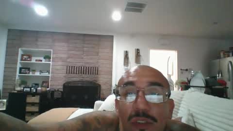 felixrlarios25 online show from July 28, 2026, 5:03 am