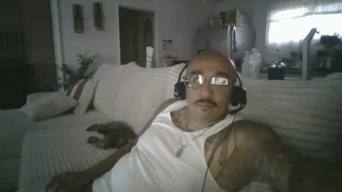 felixrlarios25 online show from July 28, 2026, 10:42 pm