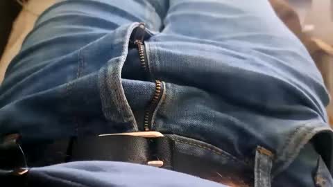 Snapshot of felixske chatting on December 24, 2024, 2:01 pm felixske online show from December 24, 2024, 2:01 pm