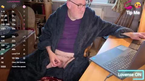 Snapshot of fellainsp8 chatting on November 5, 2025, 8:03 am Adam online show from November 5, 2025, 8:03 am