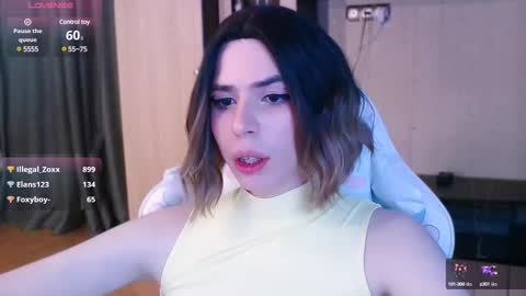 Snapshot of femalexa chatting on February 9, 2025, 5:33 pm Alexa online show from February 9, 2025, 5:33 pm