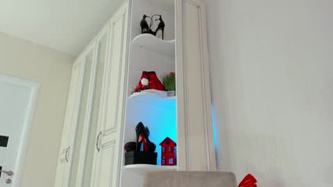 femdomheels online show from December 27, 2024, 1:50 pm