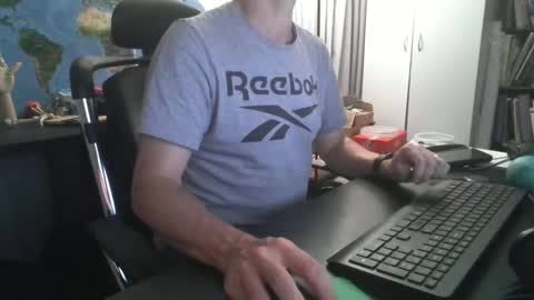 femdomsubby online show from December 15, 2024, 10:39 am