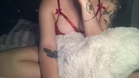     online show from October 1, 2025, 1:33 am