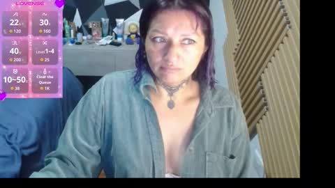 Snapshot of fenix_purple chatting on February 16, 2026, 6:37 pm FENIX online show from February 16, 2026, 6:37 pm