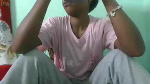 Snapshot of fenou122745 chatting on January 19, 2026, 9:24 am fenou122745 online show from January 19, 2026, 9:24 am