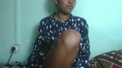 Snapshot of fenou122745 chatting on February 15, 2026, 8:24 am fenou122745 online show from February 15, 2026, 8:24 am