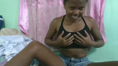 Snapshot of fenou122745 chatting on March 15, 2026, 5:19 pm fenou122745 online show from March 15, 2026, 5:19 pm