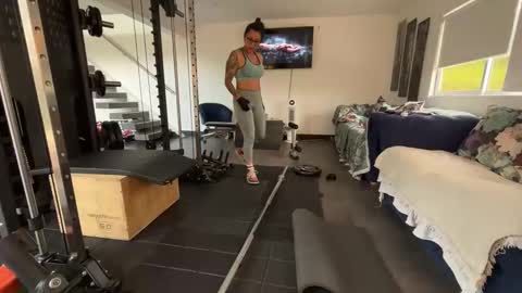 Snapshot of fergiecienta chatting on October 20, 2025, 12:16 pm fergiecienta online show from October 20, 2025, 12:16 pm