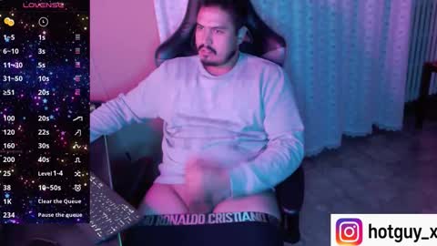 Snapshot of fernan_reds chatting on November 11, 2025, 9:48 pm Fernan online show from November 11, 2025, 9:48 pm