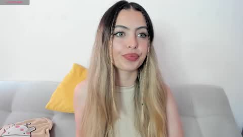 fernanda  online show from April 5, 2026, 2:36 pm