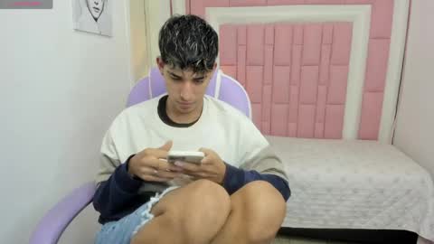 FER PHOENIX online show from April 15, 2026, 3:35 am