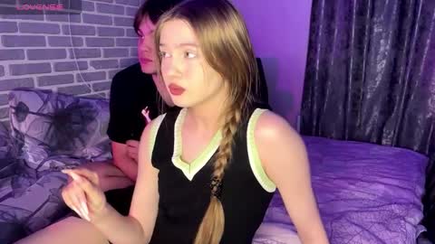 Tina and Tomas online show from September 29, 2025, 2:11 pm