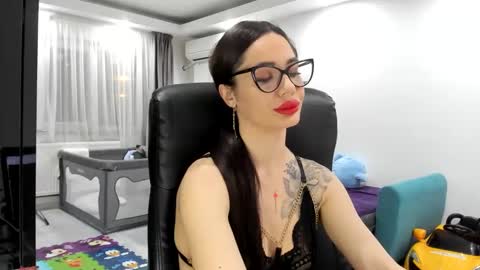 Snapshot of fetishcatalea chatting on January 4, 2025, 7:02 pm Catalea DM online show from January 4, 2025, 7:02 pm