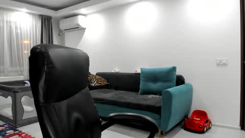 Snapshot of fetishcatalea chatting on February 3, 2025, 8:03 pm Catalea DM online show from February 3, 2025, 8:03 pm