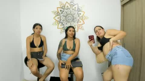 Snapshot of fetishgirlsxx chatting on June 17, 2026, 12:46 am Fetishgirlsxxx online show from June 17, 2026, 12:46 am