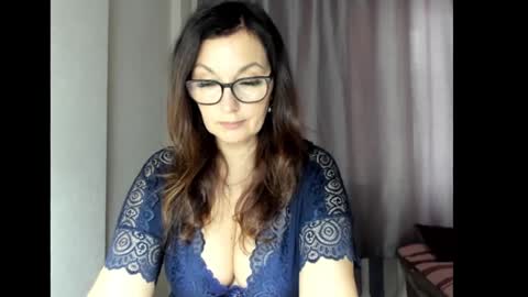 Snapshot of fey_bb chatting on December 7, 2024, 4:09 am Milana online show from December 7, 2024, 4:09 am