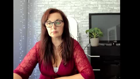 Milana online show from May 13, 2026, 6:22 am